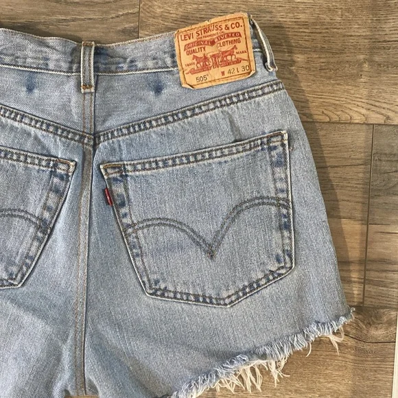 Levi's vintage 505 Blue Jean Shorts with Frayed Hem - Picture 5 of 10